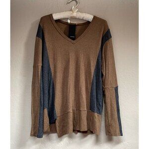 Heather Womens Medium Colorblock V-Neck Asymmetric Hem Sweater Brown Gray